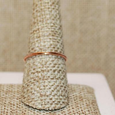 Size 7½ Delicate Rose Gold Clear Rectangle Stone Ring & Side Accents on a Rose Gold Band (0.9g)