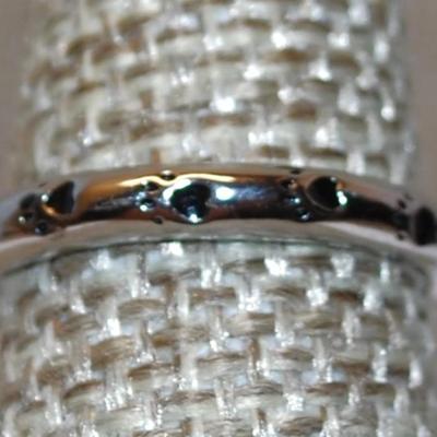 Size 7½ "Doggie Paw Prints" Ring with a Silver Tone Band (1.7g)