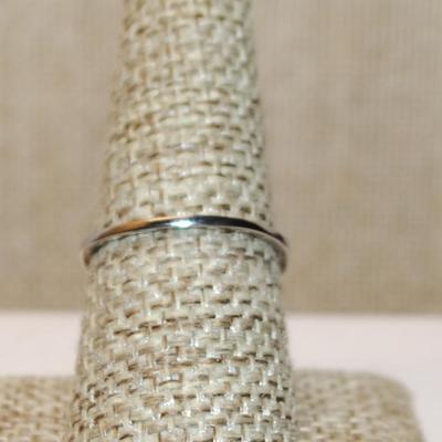 Size 7½ Very Light Blue Small HEART Stone Ring with Loops & Stone Accents on a Silver Tone Band (1.6g)