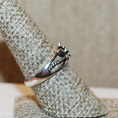 Size 8 Marked .925 All Silver BUTTERFLY Ring on a Silver Band (2.8g)