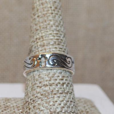 Size 8½ Marked .925 4 Hollowed Out CROSSES on a Graphically Design Silver Band (5.1g)