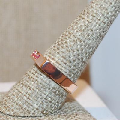 Size 9 Cutout 8 Deep Pink Stones Ring on a Rose Gold Solid Band (4.3g)