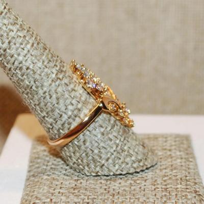 Size 9¼ Flower & Branch Styled Ring with 10 Round Clear Stones on a Gold Tone Band (4.3g)