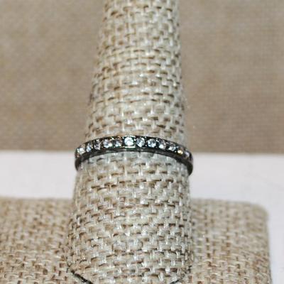 Size 9½ Delicate Black Banded Half Infinity Style Ring with Single Row of Clear Stones (1.2g)