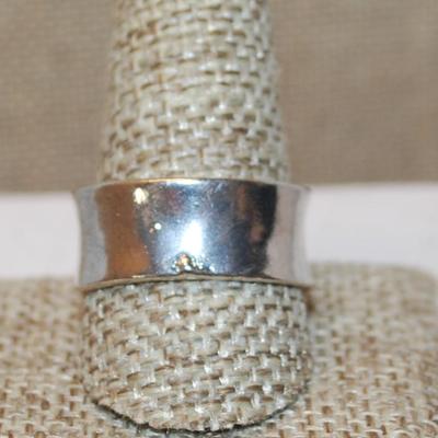 Size 11 Marked .925 Gold Colored Small HEART Ring on a Solid Silver Band (5.3g)