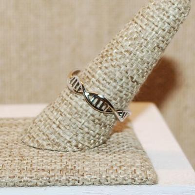 Size 9 ½ Silver Tone Infinity Style "Fence" No Stones Ring (1.6g)