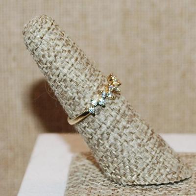 Size 6 ¾ Marked .925 Small Round Clear Set of 17 Staggered Stones on a Gold Band (1.5g)