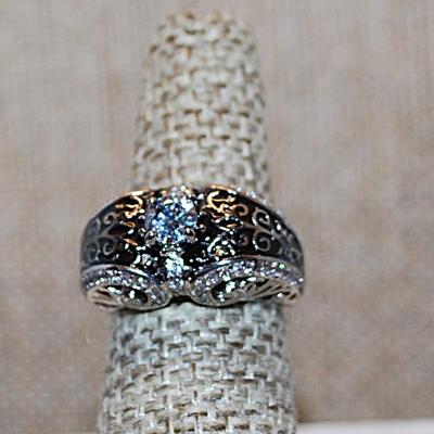 Size 8 Marked .925 "Puffy" BLACK Party Ring with a Single Main Clear Round Stone on a Silver Band (6.2g)