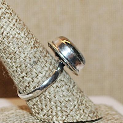 Size 9 Marked .925 Round Shaped GOLD PYRITE Gemstone Ring on a Silver-Plated Band (6.2g)