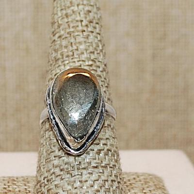 Size 8 Marked .925 Long Pear Shaped GOLD PYRITE Gemstone Ring on a Silver-Plated Band (6.2g)
