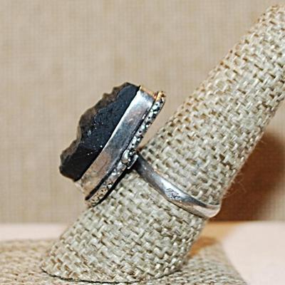 Size 8½ Marked .925 Irregular Shaped Long Rectangle BLACK TITANIUM Gemstone Ring on a Silver-Plated Band (8.3g)
