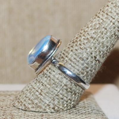 Size 9½ Marked .925 Small Translucent Light Blue OPAL Style Gemstone Ring on a Silver-Plated Band (7.0g)