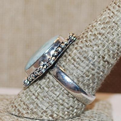 Size 10 Marked .925 Oval WHITE & GREEN CABOCHON Gemstone Ring with Silver-Plated Band (7.0g)