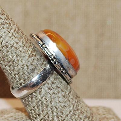 Size 8½ Marked .925 Large Oval CARMEL Colored CABOCHON Gemstone Ring on a Silver-Plated Band (10g)