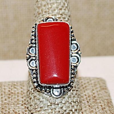 Size 9¼ Bright RED Long Rectangle Shape JASPER Gemstone Ring with a 6 Loop Surround on a Silver Tone Band (8.8g)