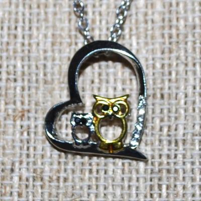 Two Tone Mother & Baby Owl HEART PENDANT (¾" x ¾") on a Silver Tone Necklace Chain 16" L