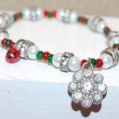 ELASTIC RED, GREEN & WHITE Beaded Bracelet (3" Circ.) with Clear Stones Discs & Round "9 Stone Star" Attachment