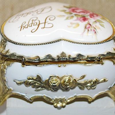 Heart Shape HINGED Trinket/Music Box Combo 3 ¾" L x 3½" W x 2¼" H -- Plays "HAPPY BIRTHDAY" -- "The San...