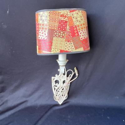 Lot 67 Plastic 70s Country wall lamp