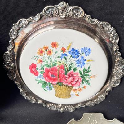 Lot 70 Metalware items