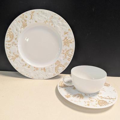 Sale Photo Thumbnail #1090: Bjørn Wiinblad - Rosenthal - Coffee Saucers & Plates Set For 4
