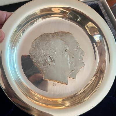 Sale Photo Thumbnail #5: 1973 Inaugural Plate in Box  - 372 grams total