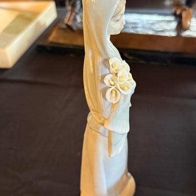 Sale Photo Thumbnail #318: No Box - 9” Tall