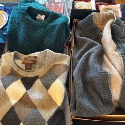 Sale Photo Thumbnail #368: 1 Reversible Wool XL, Cashmere Both Large