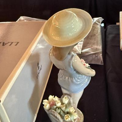 Sale Photo Thumbnail #418: 9" tall