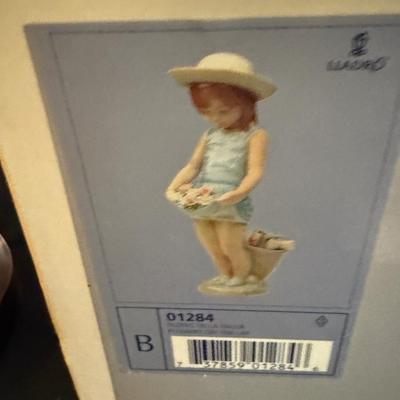 Sale Photo Thumbnail #419: 9" tall