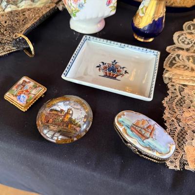 Sale Photo Thumbnail #535: 11 Pieces total. Some Murano and Limoges 