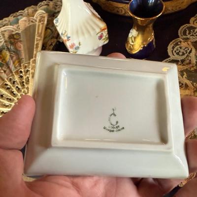 Sale Photo Thumbnail #536: 11 Pieces total. Some Murano and Limoges 
