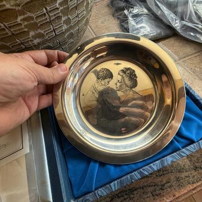 Sale Photo Thumbnail #638: Mother and Child by Jane Spencer - 196 grams total