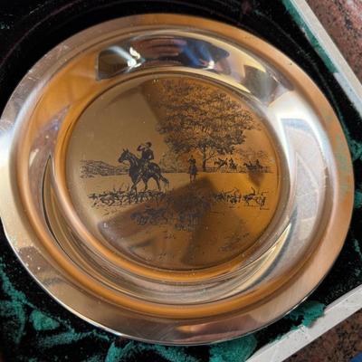 Sale Photo Thumbnail #672: Riding to the Hunt by James Wyeth - 172 grams total