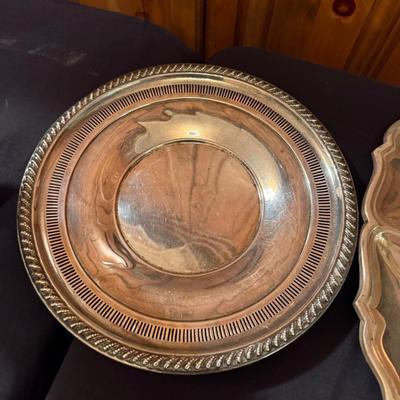 Sale Photo Thumbnail #767: Set of 4 cup holders, 2 trays - 968 grams total