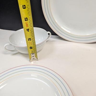 Sale Photo Thumbnail #1153: 5 soup bowls, 1 plate, 2 bowls and 6 cups