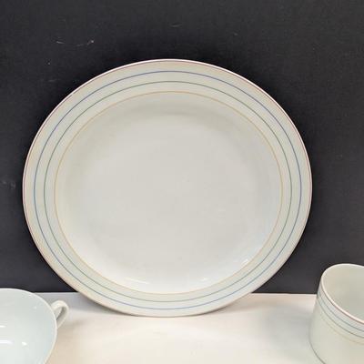 Sale Photo Thumbnail #1148: 5 soup bowls, 1 plate, 2 bowls and 6 cups