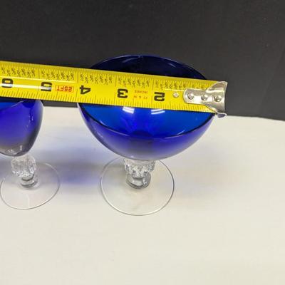 Sale Photo Thumbnail #1162: 7 - 4" glasses, 6 - 5" glasses and 8 - 5" tall and diameter is 4"