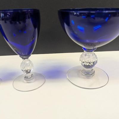 Sale Photo Thumbnail #1158: 7 - 4" glasses, 6 - 5" glasses and 8 - 5" tall and diameter is 4"