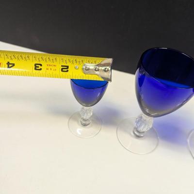 Sale Photo Thumbnail #1164: 7 - 4" glasses, 6 - 5" glasses and 8 - 5" tall and diameter is 4"