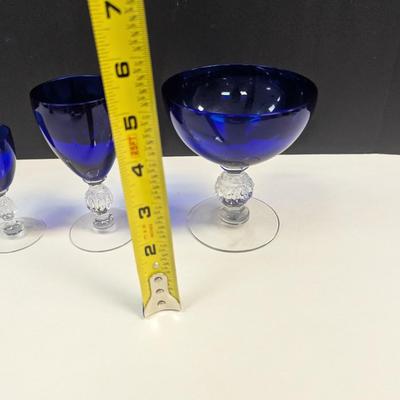 Sale Photo Thumbnail #1160: 7 - 4" glasses, 6 - 5" glasses and 8 - 5" tall and diameter is 4"