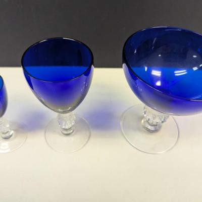 Sale Photo Thumbnail #1159: 7 - 4" glasses, 6 - 5" glasses and 8 - 5" tall and diameter is 4"