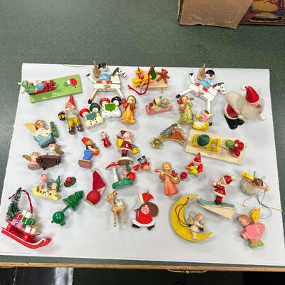 Sale Photo Thumbnail #671: Lot of Small Christmas Decorations