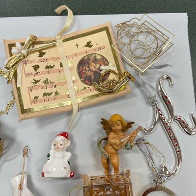Sale Photo Thumbnail #679: Lot of Christmas Decorations
