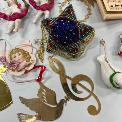 Sale Photo Thumbnail #682: Lot of Christmas Decorations