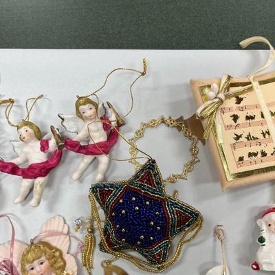 Sale Photo Thumbnail #680: Lot of Christmas Decorations