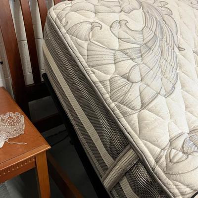 Sale Photo Thumbnail #689: Queen Size Sleigh Bed with Power Head Lift Frame.  Buyer can have the mattress.