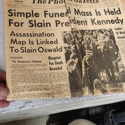 Sale Photo Thumbnail #384: Lot of historical papers and posters