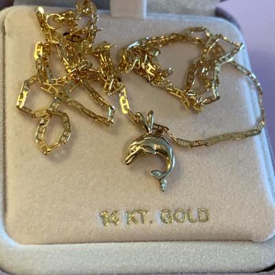 14k Yellow Gold Pendant / Necklace - 2.3 grams