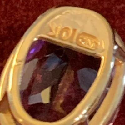 10k Yellow Gold Pendant - 2.4 grams